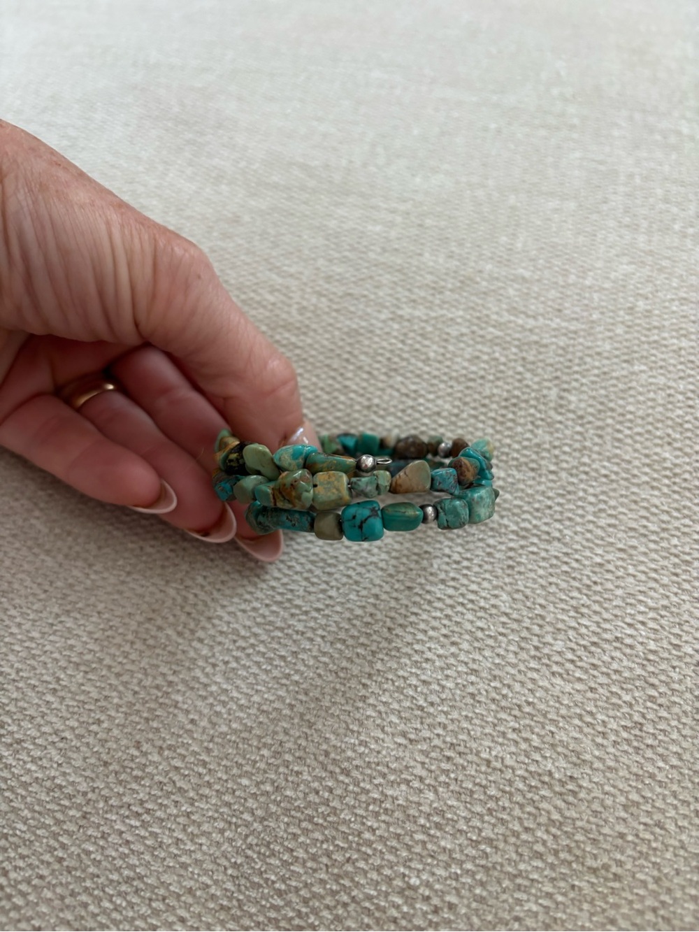Turquoise Chip Stretch Bracelet for Women - Vibrant Blue-Green Beaded Stack - Picture 3 of 4